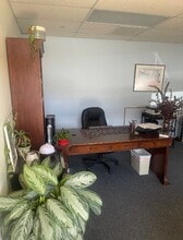 1617 N College Ave, Fayetteville, AR for lease Interior Photo- Image 2 of 5