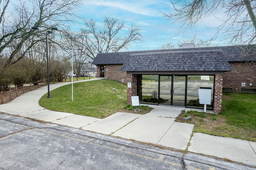 1255 Engle St, Huntington, IN à vendre - Photo du bâtiment - Image 2 de 49