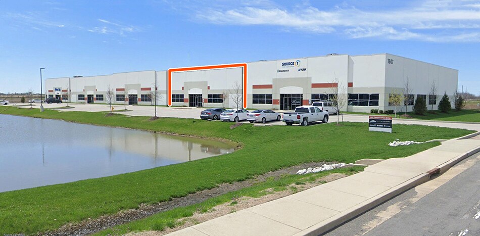 1607 Eastport Plaza Dr, Collinsville, IL for lease Interior Photo- Image 1 of 3
