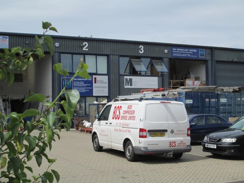 1-4 Pegasus Dr, Biggleswade à louer - Photo du bâtiment - Image 3 de 3