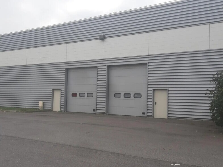 Flex dans Lisses à louer - Photo du bâtiment - Image 2 de 6