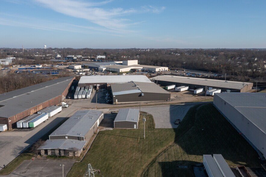 500 Memorial Dr, Nicholasville, KY à louer - Photo du bâtiment - Image 2 de 50