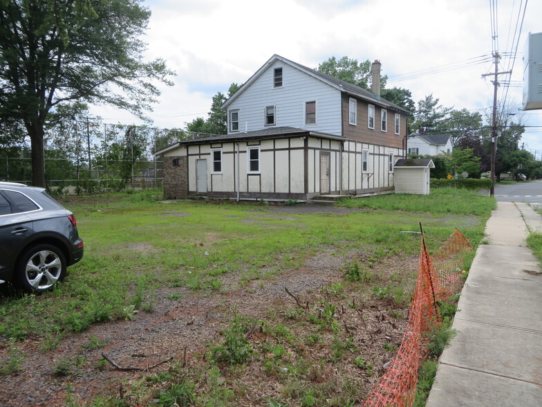 76 1st Ave, Raritan, NJ à vendre - Photo du bâtiment - Image 1 de 1