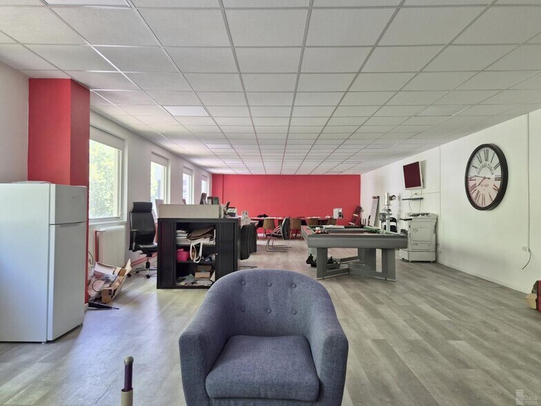 Office in Lognes for lease - Building Photo - Image 3 of 5