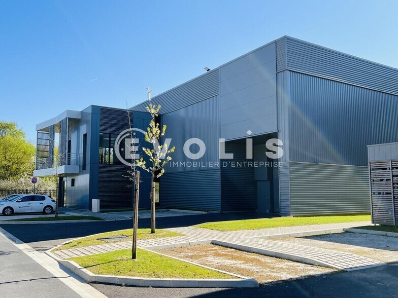Flex in Chanteloup En Brie for lease - Building Photo - Image 2 of 15