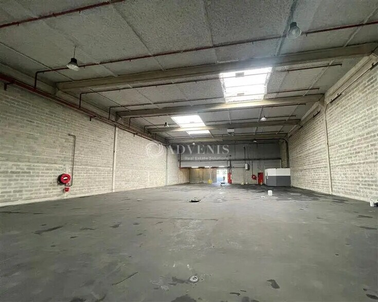 Industrial in Marly-la-Ville for lease - Interior Photo - Image 3 of 11