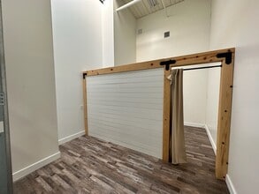 2195 Hyacinth St NE, Salem, OR for lease Interior Photo- Image 2 of 5