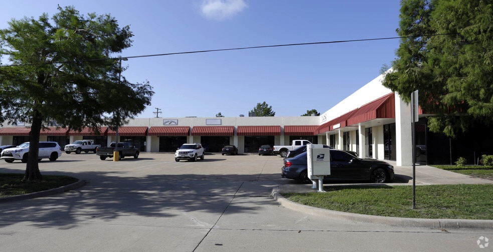 4500 Ratliff Ln, Addison, TX for lease - Building Photo - Image 3 of 4