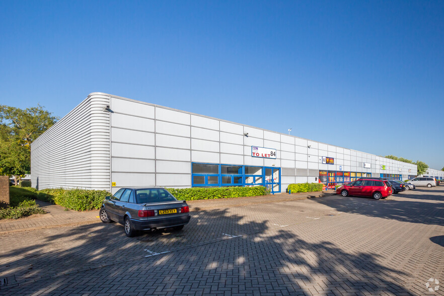 74-84 Tanners Dr, Milton Keynes for lease - Building Photo - Image 1 of 4