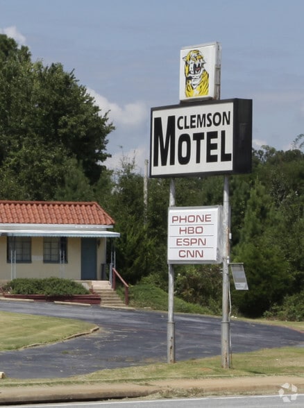 835 Old Greenville Hwy, Clemson, SC for sale - Building Photo - Image 2 of 4