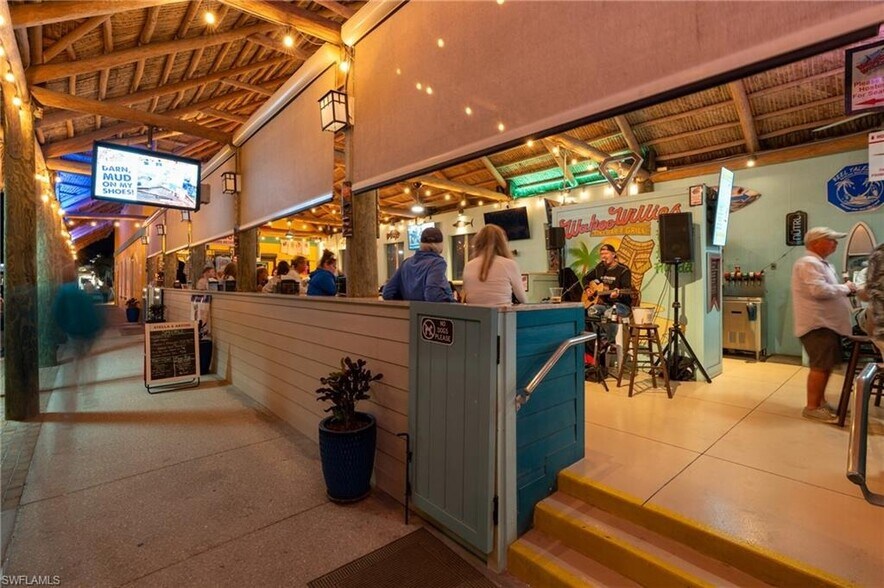 645 Old San Carlos Blvd, Fort Myers, FL à vendre - Photo intérieure - Image 2 de 14