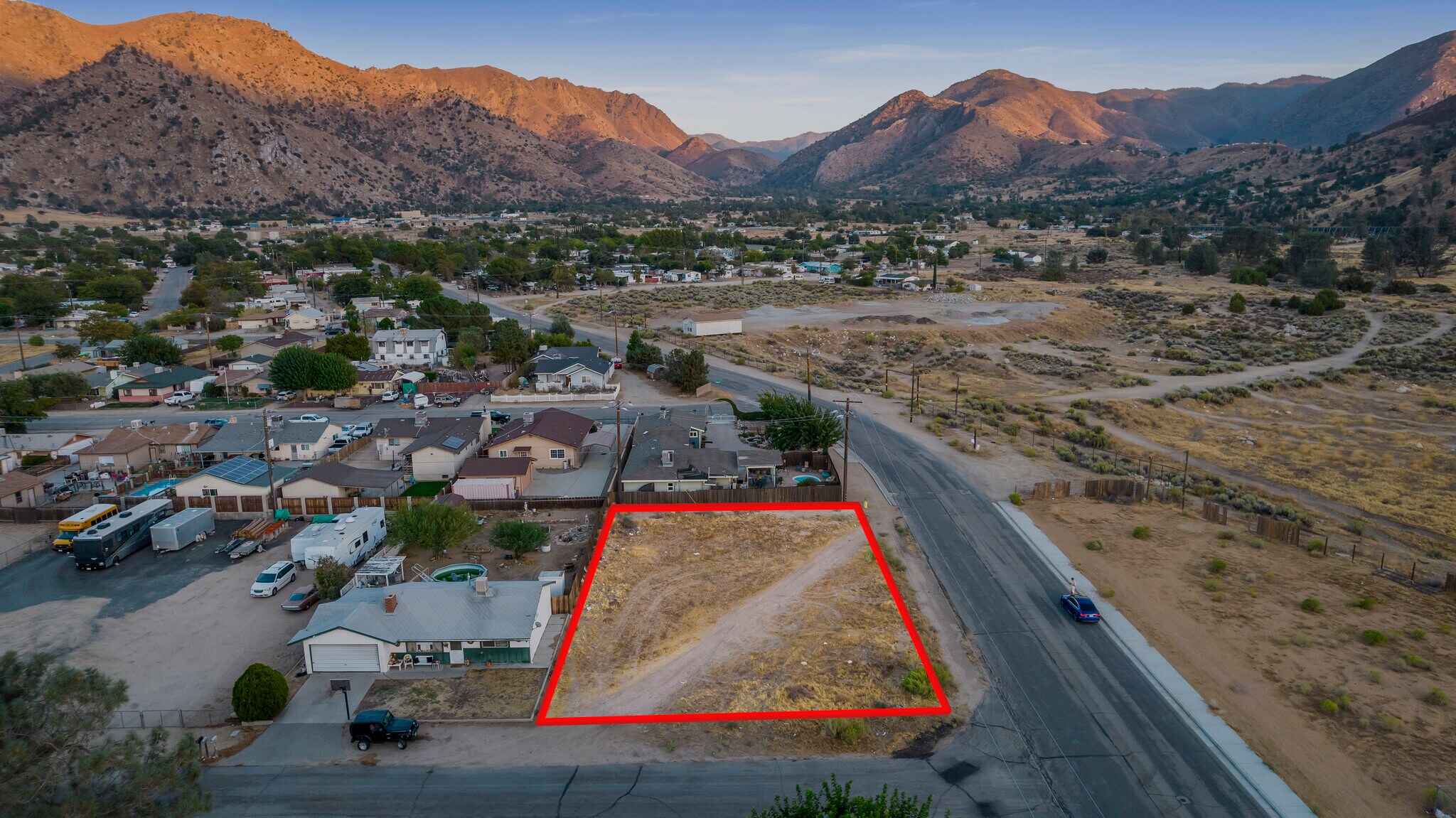 2520 Flower St, Lake Isabella, CA à vendre Photo du bâtiment- Image 1 de 8