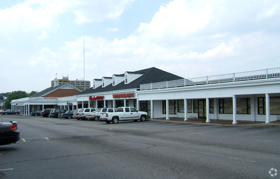 2620-2738 Bragg Blvd, Fayetteville, NC for lease - Building Photo - Image 2 of 26