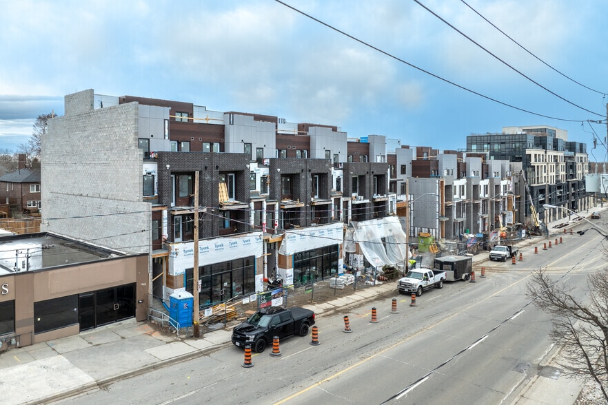 1455 O'connor Dr, Toronto, ON à vendre - Photo du bâtiment - Image 1 de 2