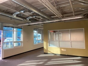 28 Liberty Ship Way, Sausalito, CA à louer Photo intérieure- Image 2 de 4