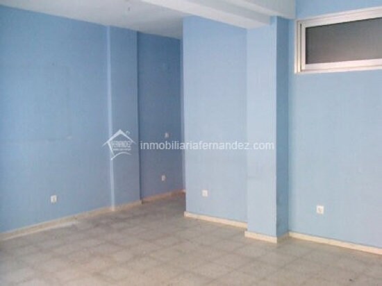 Commerce de détail dans Cáceres, Cáceres à louer - Photo du bâtiment - Image 2 de 8