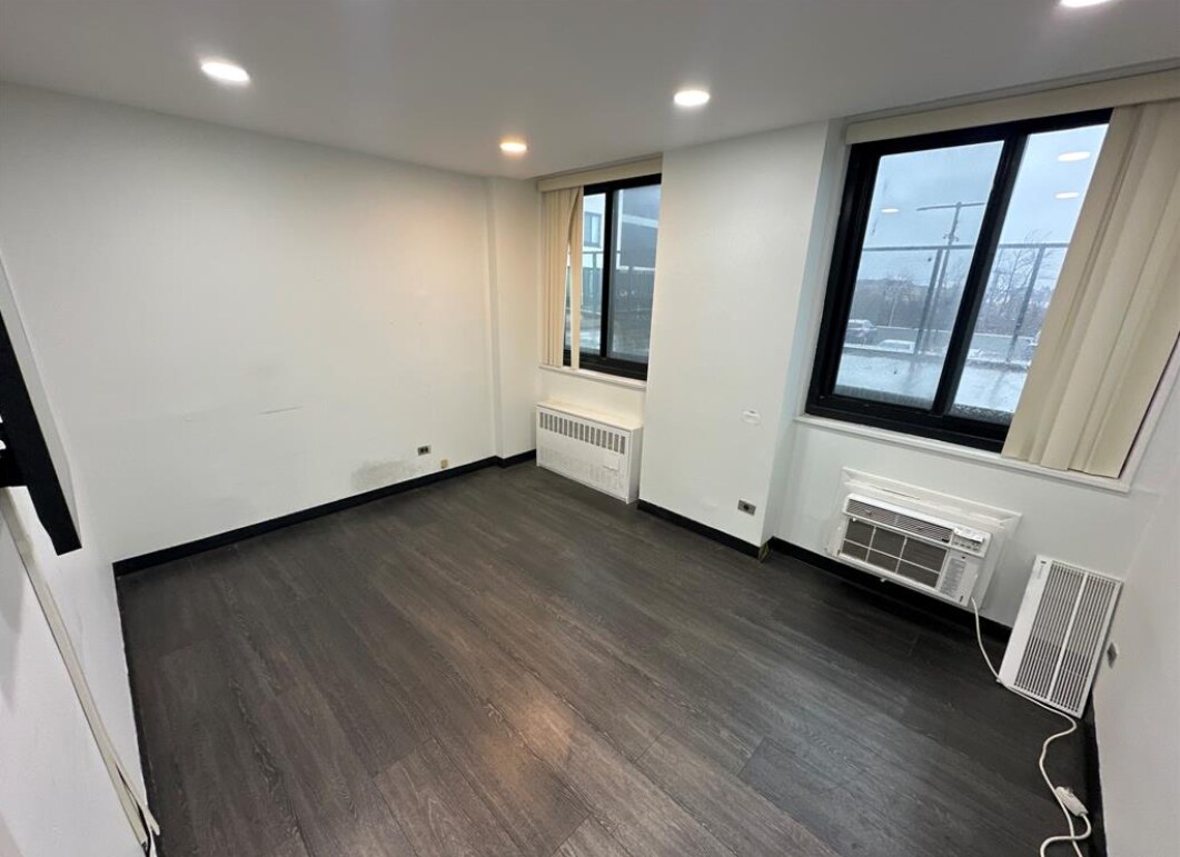 711A-711D Seagirt Ave, Far Rockaway, NY à louer Photo intérieure- Image 1 de 1