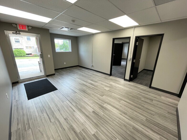 222 N Buffalo St, Warsaw, IN à louer - Photo du bâtiment - Image 2 de 16