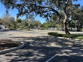 2089 Hawthorne St, Sarasota, FL for lease Building Photo- Image 2 of 5