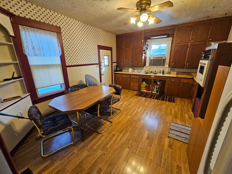 1828 Junction Ave, Sturgis, SD à vendre - Photo du bâtiment - Image 3 de 18
