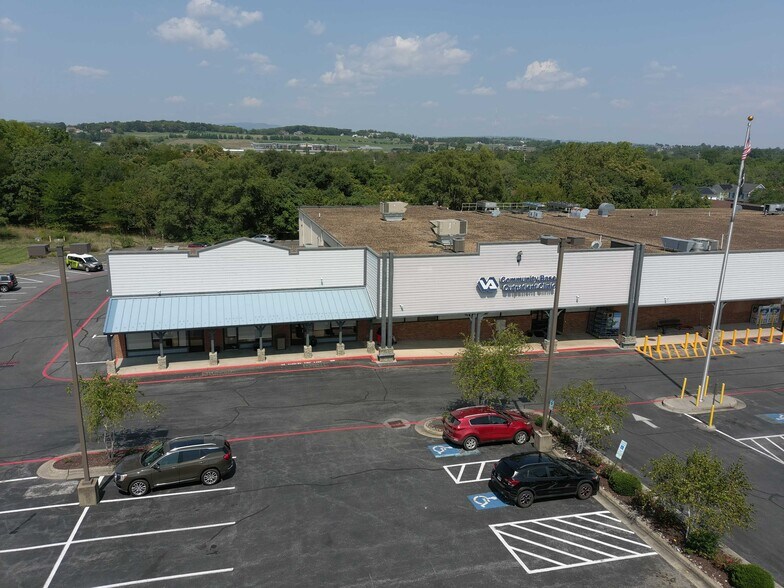 1721-1765 S High St, Harrisonburg, VA à vendre - Photo du bâtiment - Image 2 de 4