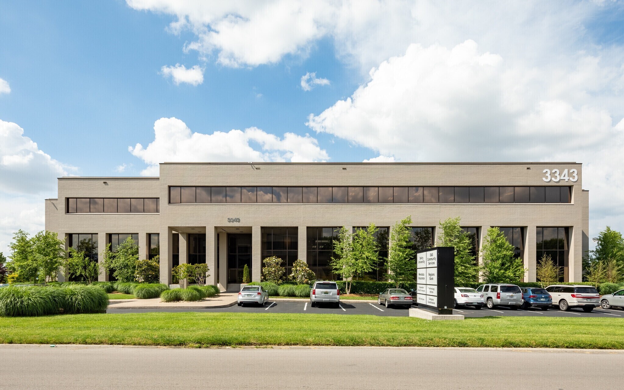 3343 Perimeter Hill Dr, Nashville, TN à louer Photo du bâtiment- Image 1 de 6