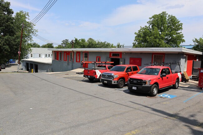 Plus de détails pour 3501 37th St, Mount Rainier, MD - Industriel à louer