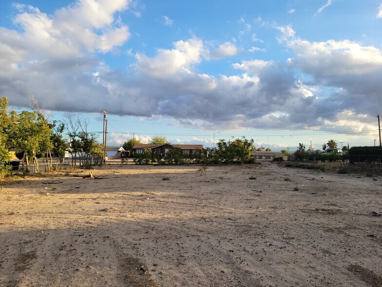 16138 Lorene Dr, Victorville, CA à vendre - Photo du bâtiment - Image 3 de 7