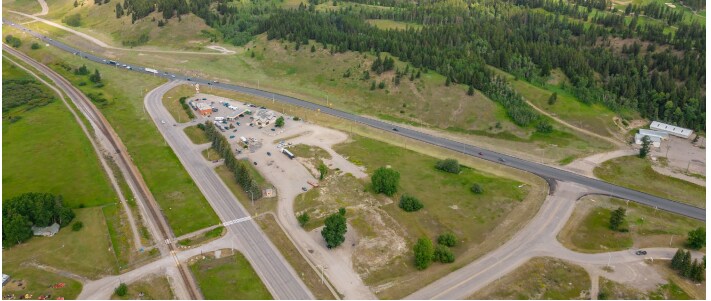 10509 20 Av, Blairmore, AB à louer - Aérien - Image 1 de 3