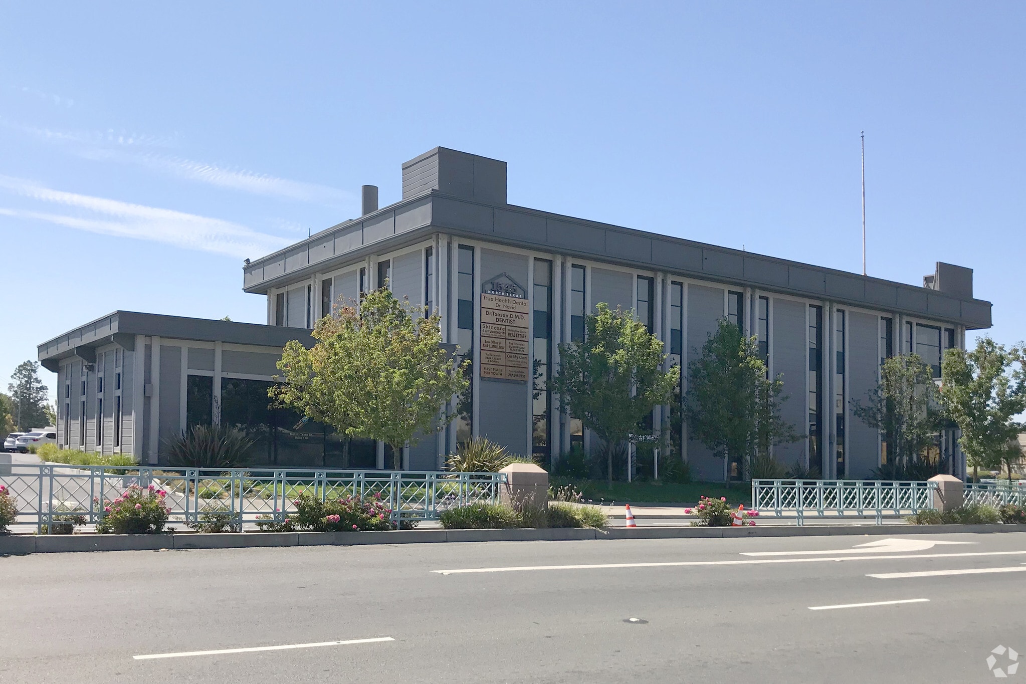 1545 N Texas St, Fairfield, CA à louer Photo principale- Image 1 de 3