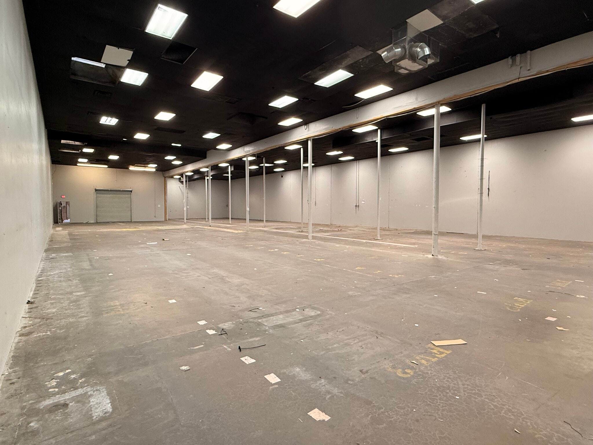 10679 Harry Hines Blvd, Dallas, TX for lease Interior Photo- Image 1 of 5