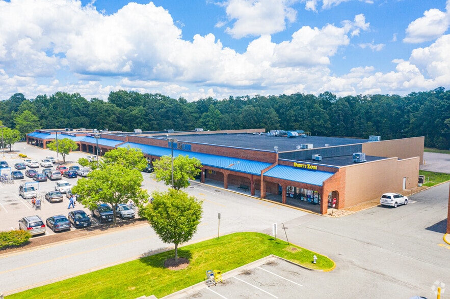 6403-6429 Iron Bridge Pl, Richmond, VA for lease - Building Photo - Image 1 of 6
