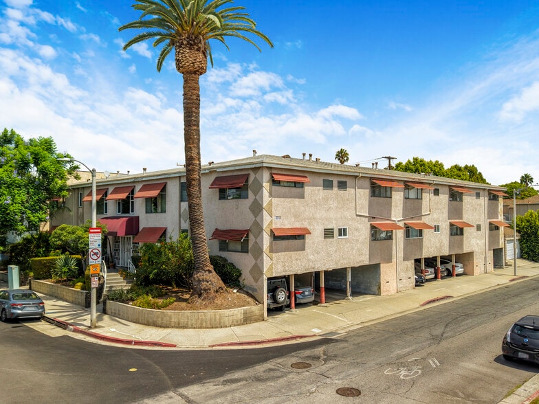 900 N Orange Grove Ave, West Hollywood, CA for sale - Primary Photo - Image 1 of 31