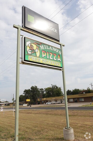 433 S Seven Points Dr, Kemp, TX à louer - Photo du bâtiment - Image 2 de 4