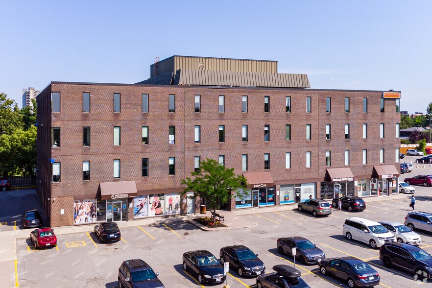 2249 Carling Ave, Ottawa, ON à louer - Photo du bâtiment - Image 3 de 13