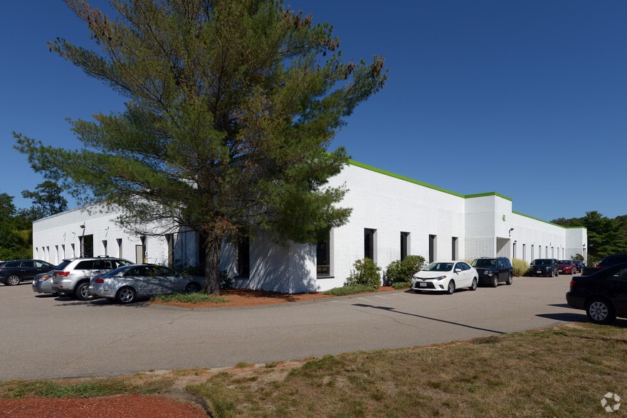 39-41 Brooks Dr, Braintree, MA for lease - Building Photo - Image 3 of 4