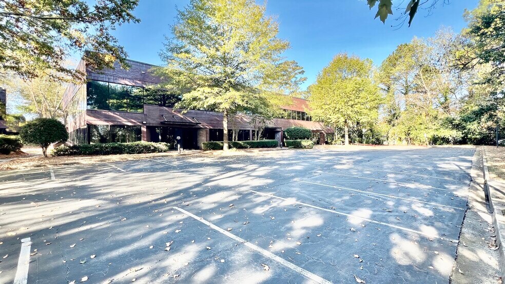 8800 Roswell Rd, Sandy Springs, GA à vendre - Photo du bâtiment - Image 2 de 55