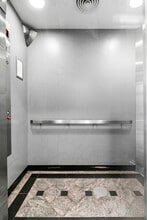 27 Smith St, Brooklyn, NY à louer Photo intérieure- Image 2 de 10