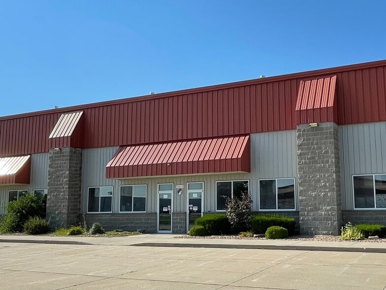 3010 E 39th St, Kearney, NE for sale - Building Photo - Image 1 of 23