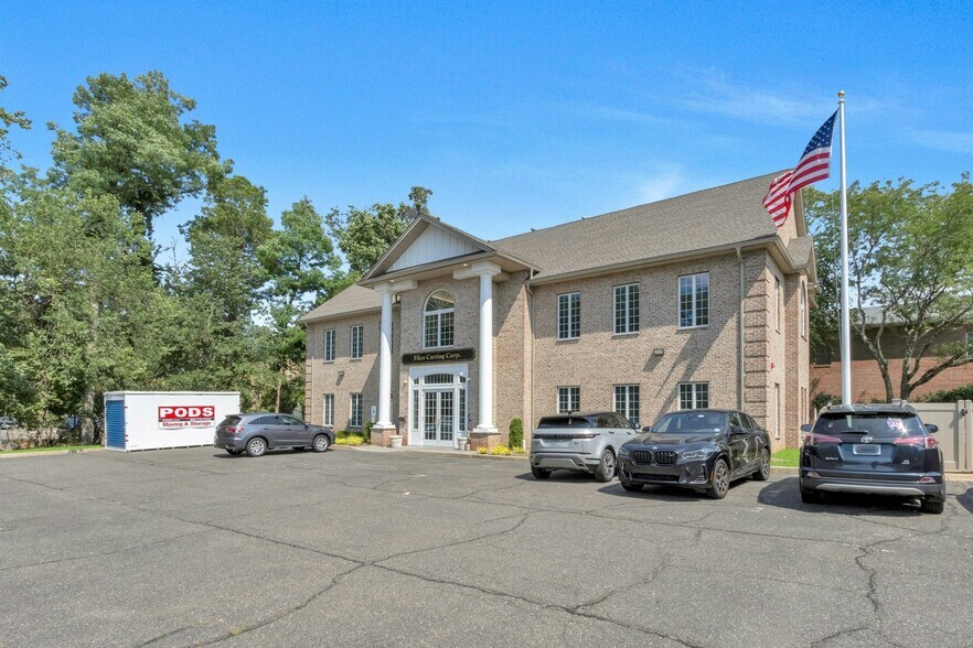 161 Mckinley St, Closter, NJ à vendre - Photo du bâtiment - Image 3 de 37