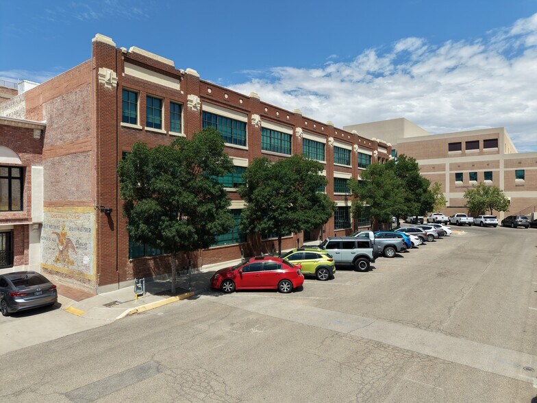 211 N Florence St, El Paso, TX à louer - Photo du bâtiment - Image 2 de 14