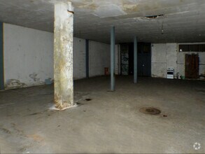 Retail in Cuenca, Cuenca for lease Interior Photo- Image 2 of 4