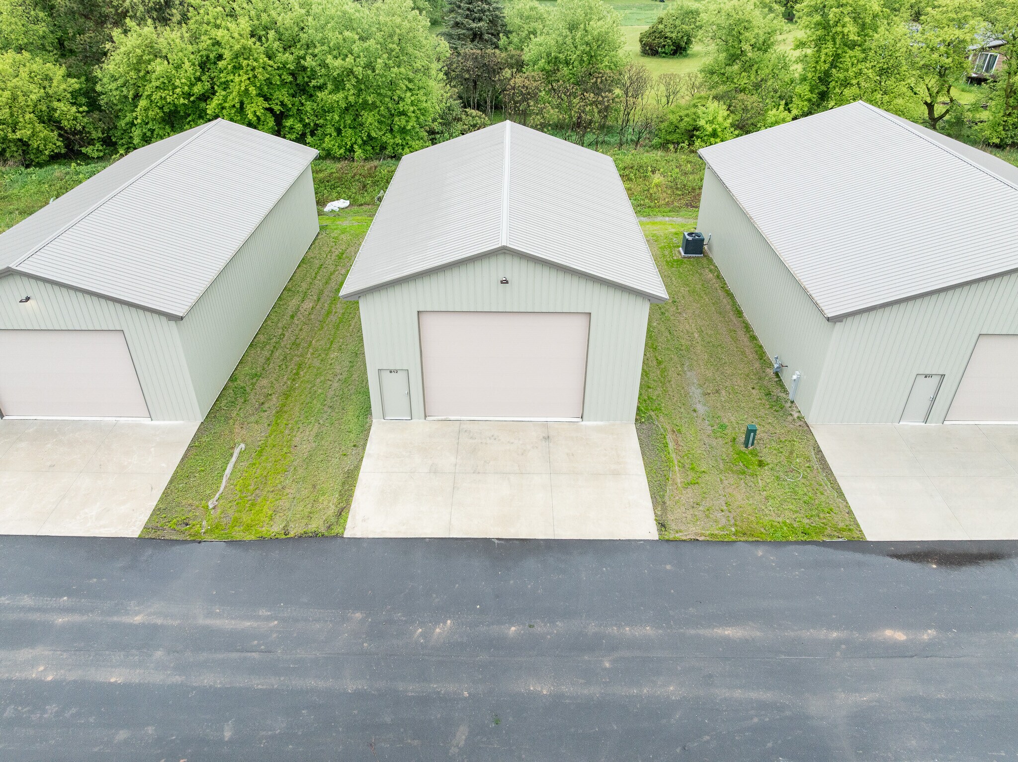 4155 Overland Rd, Hobart, WI à vendre Photo du bâtiment- Image 1 de 1