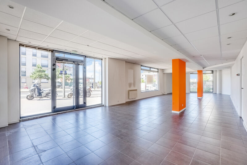 71 Avenue De Verdun, Châtillon for sale - Interior Photo - Image 2 of 12