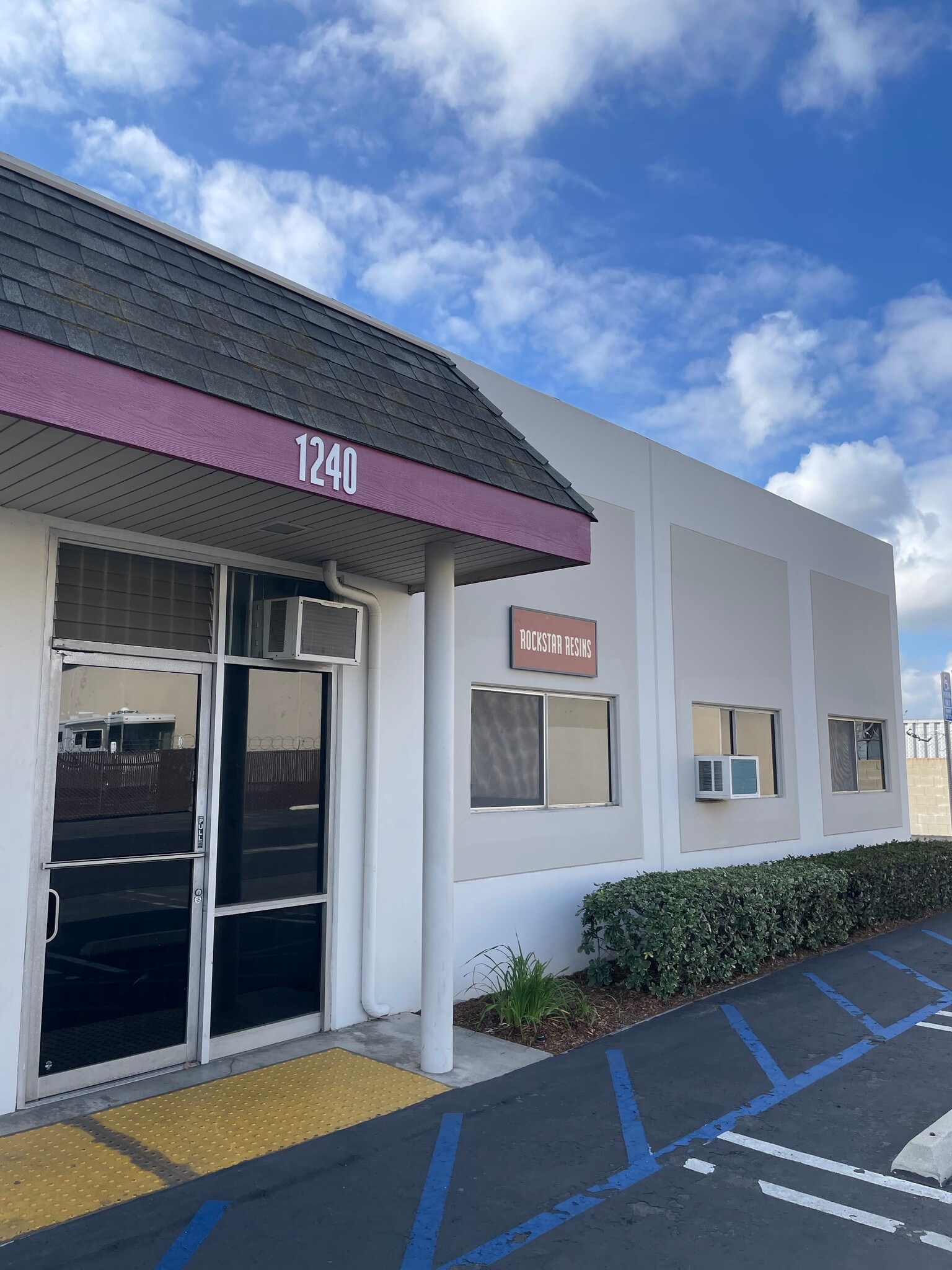 1218-1240 S Lyon St, Santa Ana, CA for lease Building Photo- Image 1 of 2