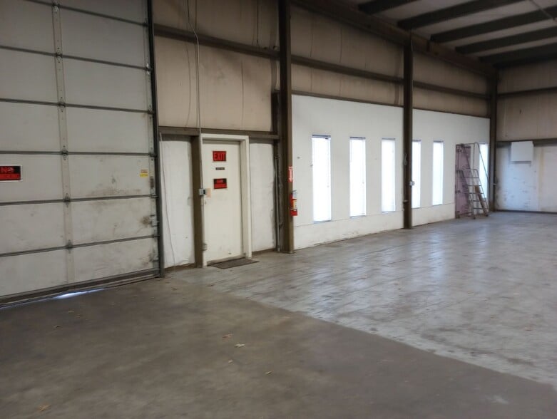 106 N Central Dr, O'Fallon, MO for lease - Building Photo - Image 3 of 4