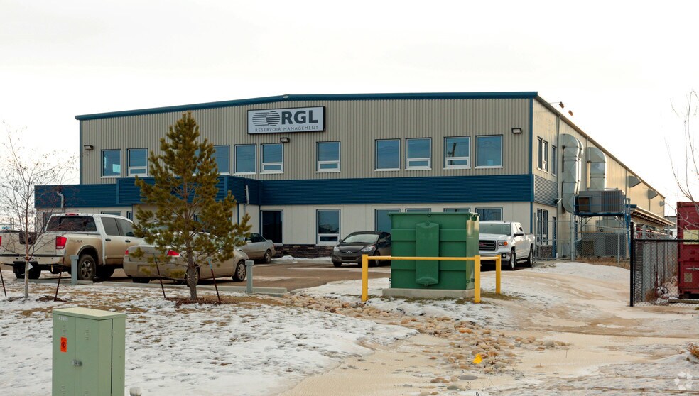 3907-3909 Allard Av, Leduc, AB à louer - Photo du bâtiment - Image 2 de 2