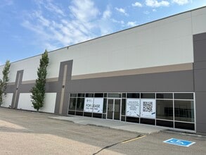 11546-11604 186th St NW, Edmonton, AB à louer Photo du bâtiment- Image 2 de 6