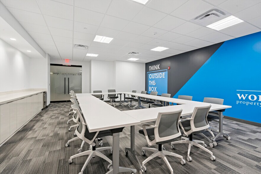 1301 International Pky, Sunrise, FL for lease - Interior Photo - Image 2 of 9