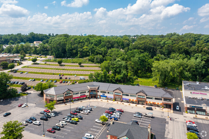 1537-1639 Fairway Valley Rd, Jenkintown, PA for lease - Aerial - Image 2 of 7